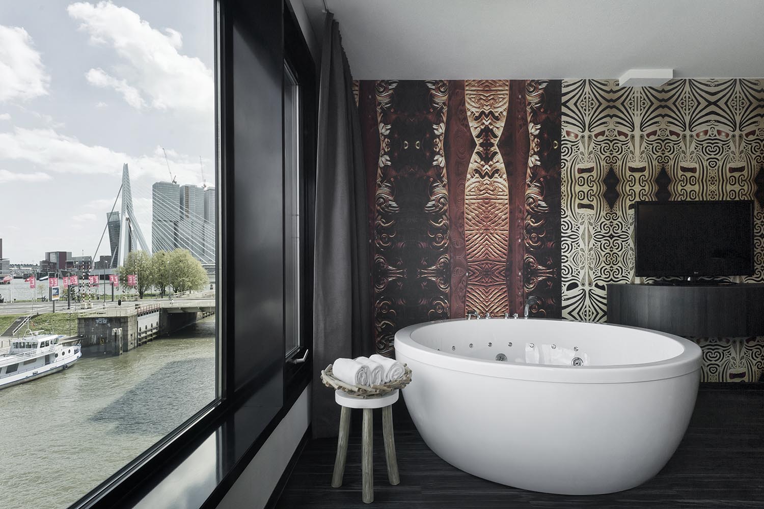 Mainport by Inntel Hotels - Wellness hotel room with whirlpool